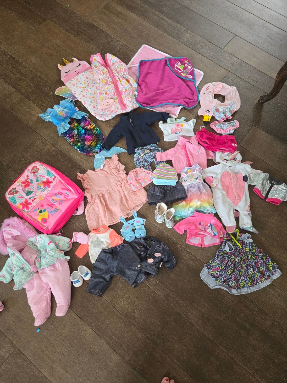 Lot poppen kleren, Ophalen