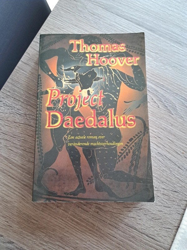 Thomas Hoover - Project Daedalus, Boeken, Ophalen of Verzenden, Zo goed als nieuw