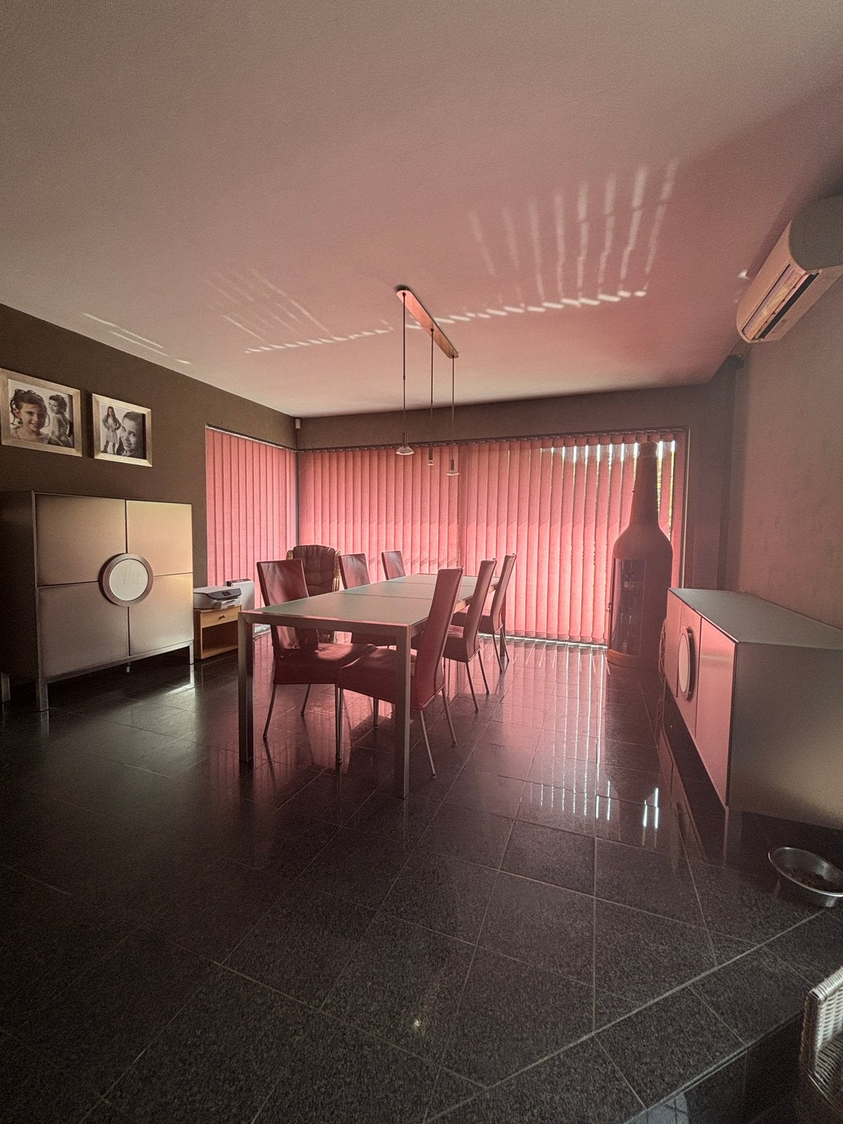 Dressoir kasten en tafel