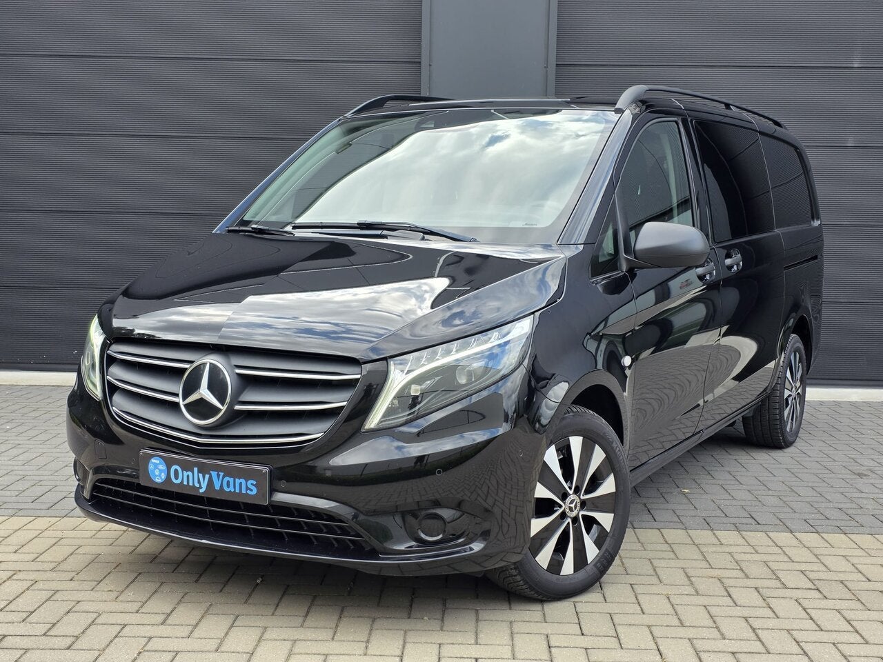 Mercedes-Benz Vito 124 / 2.0D / 240 PK / Dubbel Cab. / Led, Auto's, 0 kg, Zwart, Mercedes-Benz, Bedrijf