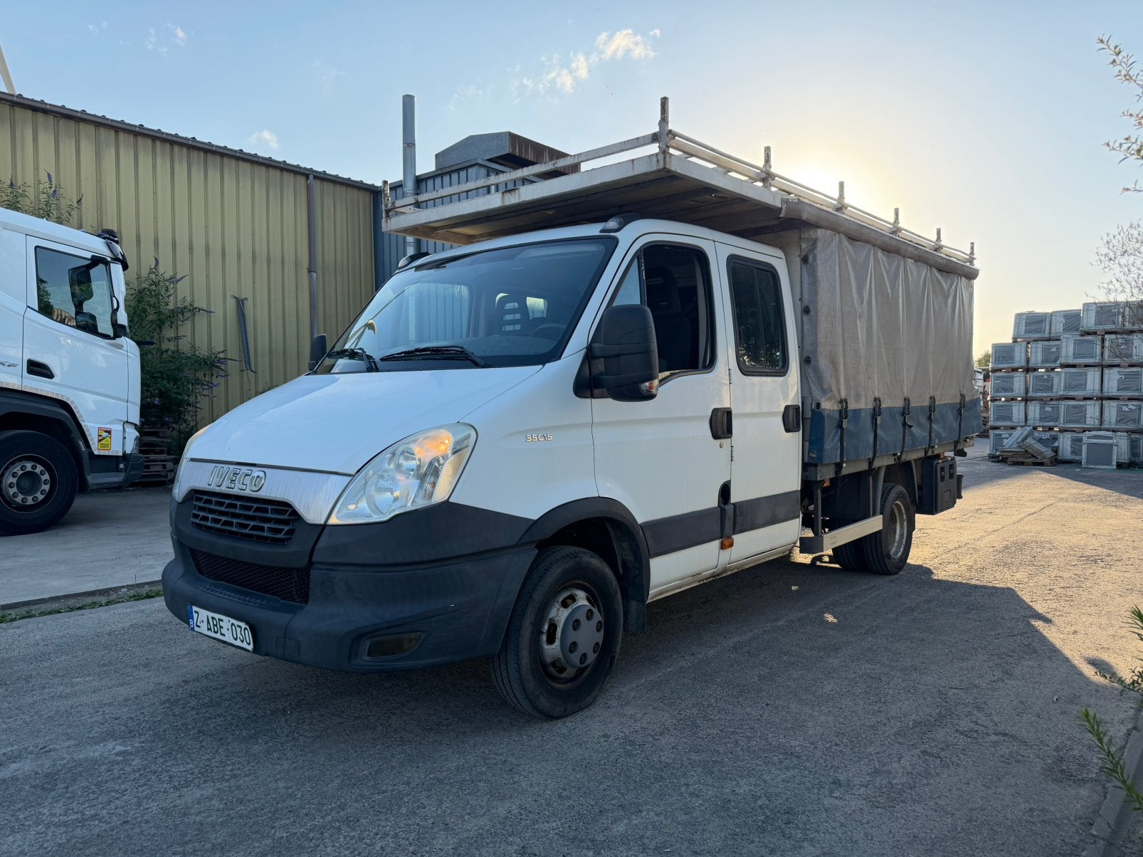 Iveco daily 40C15 3.0l double cabine permis b, https://public.car-pass.be/vhr/751bb909-7b7f-43c3-a88f-e6f4bf00a9ee, Iveco, Bedrijf