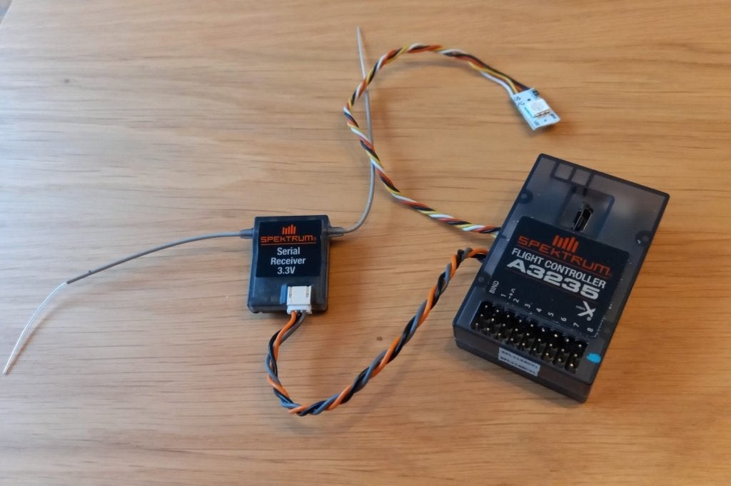 Spektrum A3235 + serial receiver + LED NIEUW!, Hobby en Vrije tijd, Modelbouw | Radiografisch | Vliegtuigen, Ophalen of Verzenden