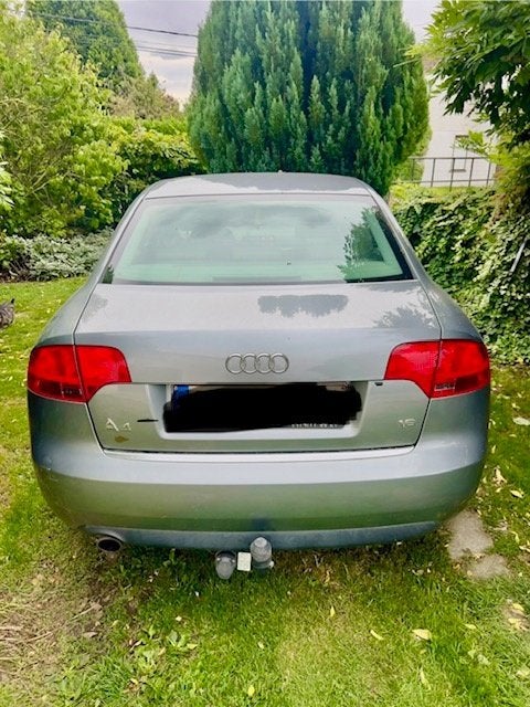 Audi A4 benzine 2005, Voorwielaandrijving, 4 deurs, Stof, Beige