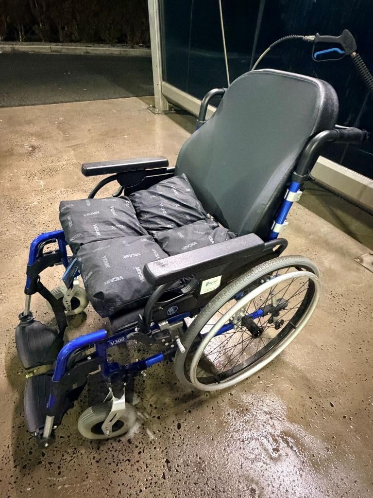 Rolstoel Vermeiren + kussen Vicair 4, Diversen, Rolstoelen, Ophalen