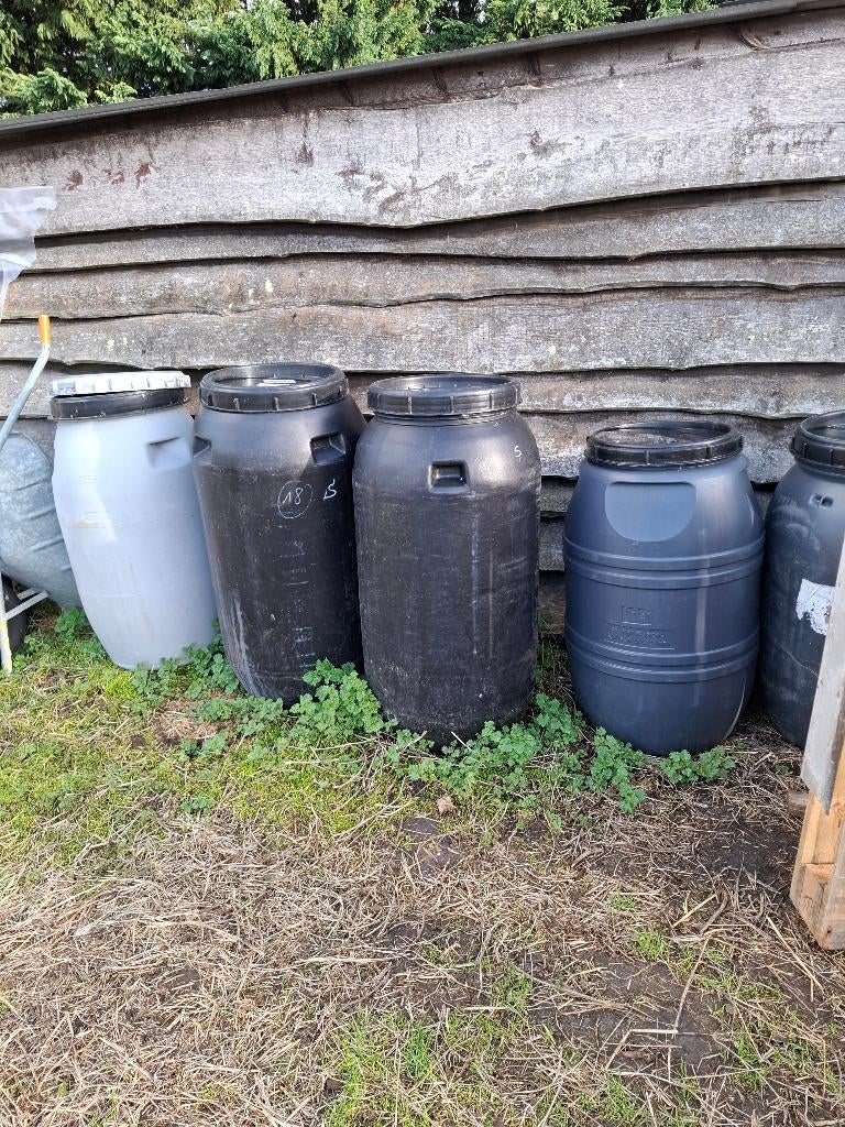 Fut 200 l plastique, Jardin & Terrasse, 150 litres ou plus, Enlèvement, Comme neuf, Autres matériaux