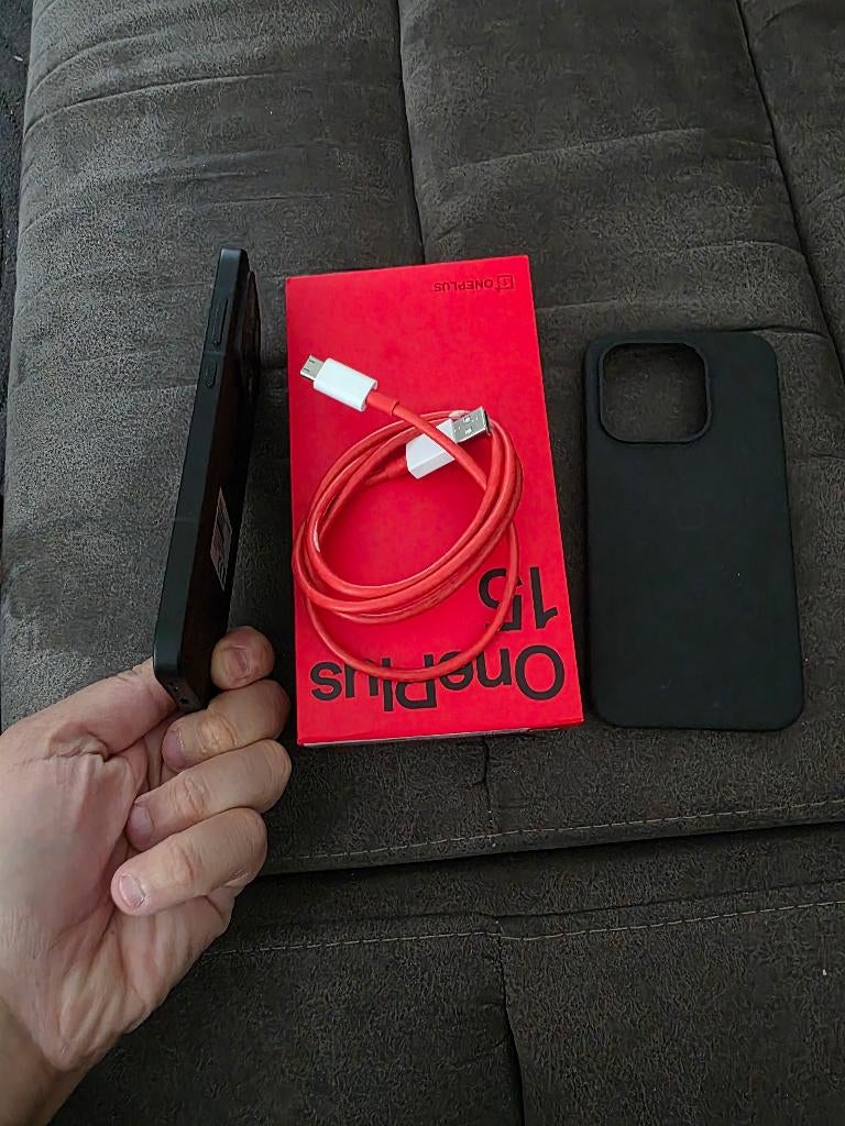 One plus 15 256 gb état neuf, Télécoms, Téléphonie mobile | Samsung, 256 GB, Enlèvement, Comme neuf, Écran tactile