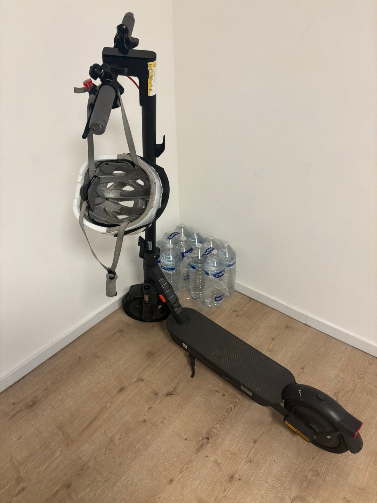 Elektrische step + helm, Vélos & Vélomoteurs, Enlèvement, Utilisé, Step électrique (E-scooter)