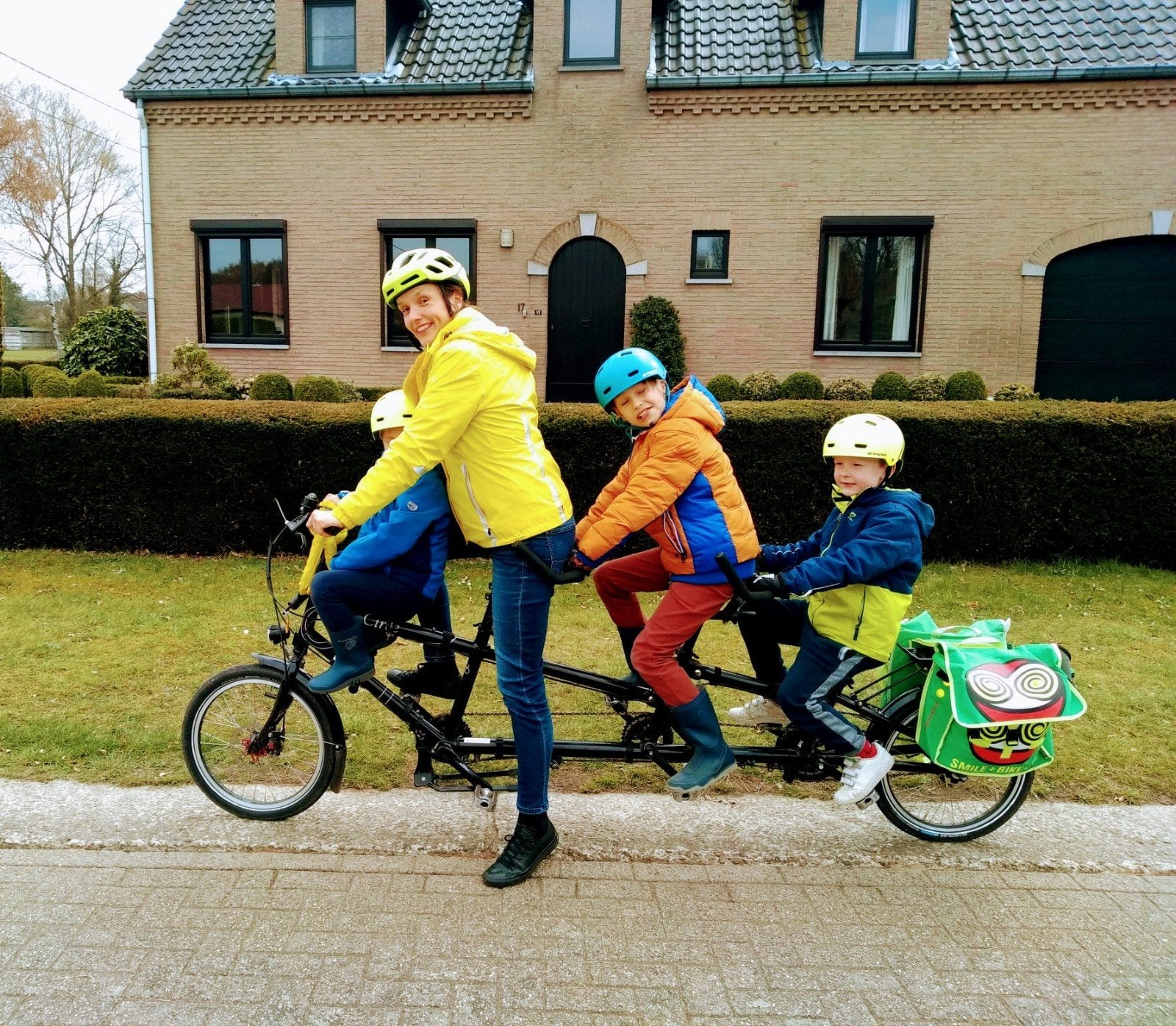 Tandem met 3sets trappers. Lichter dan Onderwaterfiets, Fietsen en Brommers, Ophalen, Minder dan 10 versnellingen, Gebruikt, Opvouwbaar