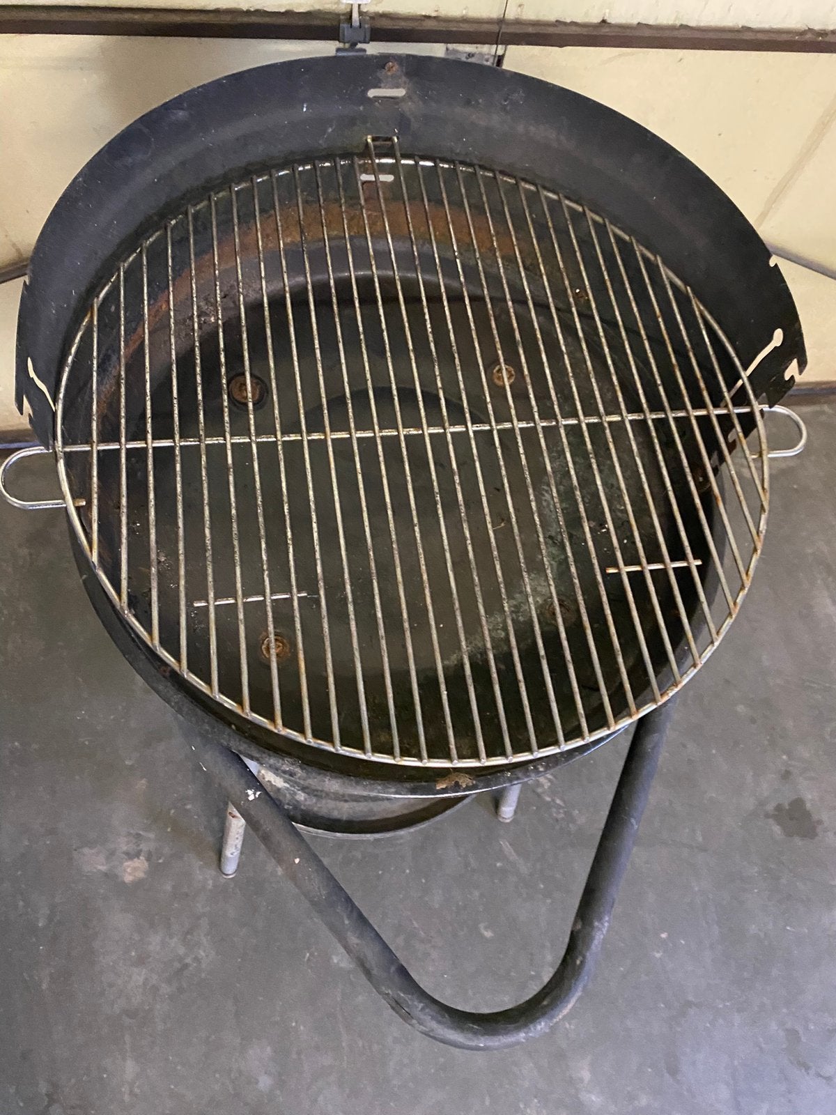 Barbecue pour charbon de bois sur roulettes, Enlèvement, Comme neuf