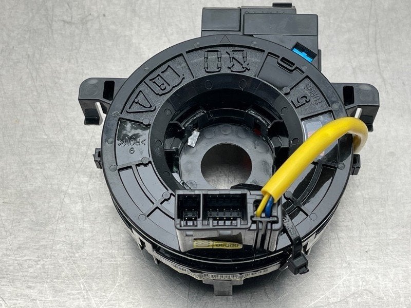 AIRBAGRING Toyota Aygo (B40) (01-2014/06-2018) (|75E324|), Gebruikt, Toyota
