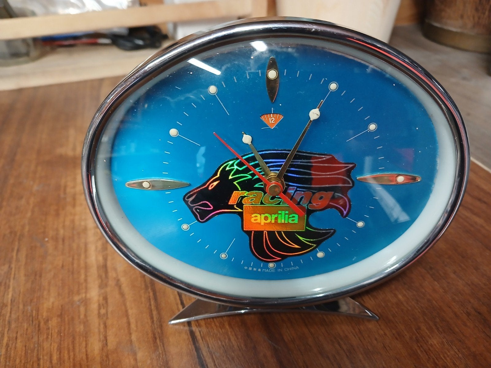réveil mécanique Aprilia, Enlèvement ou Envoi, Comme neuf, Analogique