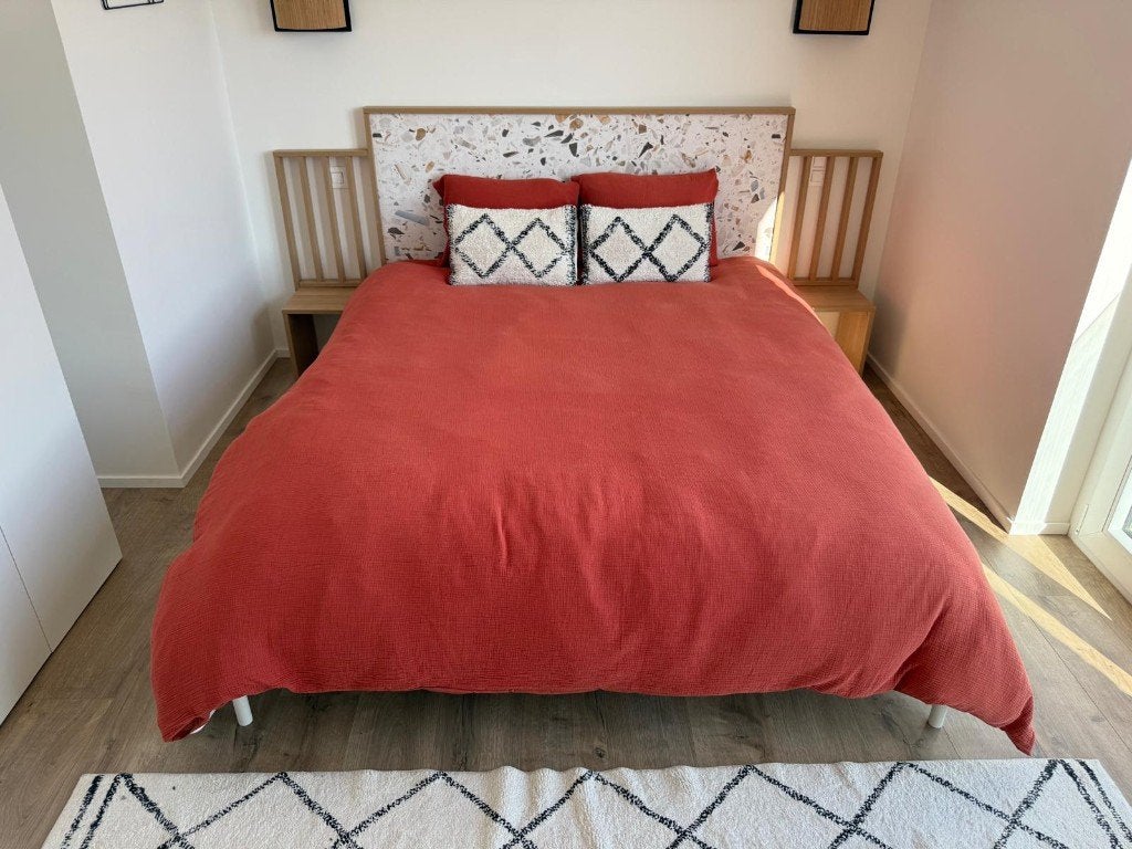 Lit double 160200 matelas & couette inclus – jamais utilisé, Neuf, Enlèvement, 200 cm, Bois