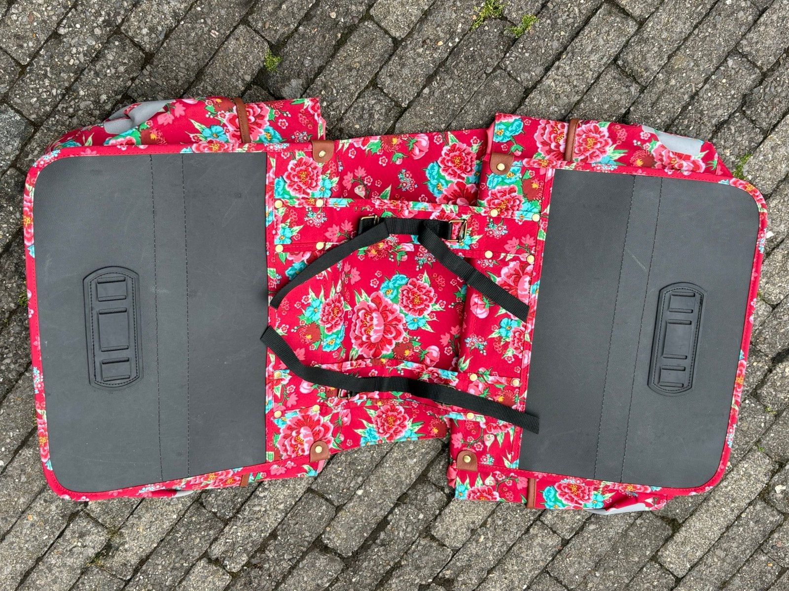 Nieuwe fietstassen met bloemenprint - rood, Fietsen en Brommers, Ophalen, Zo goed als nieuw