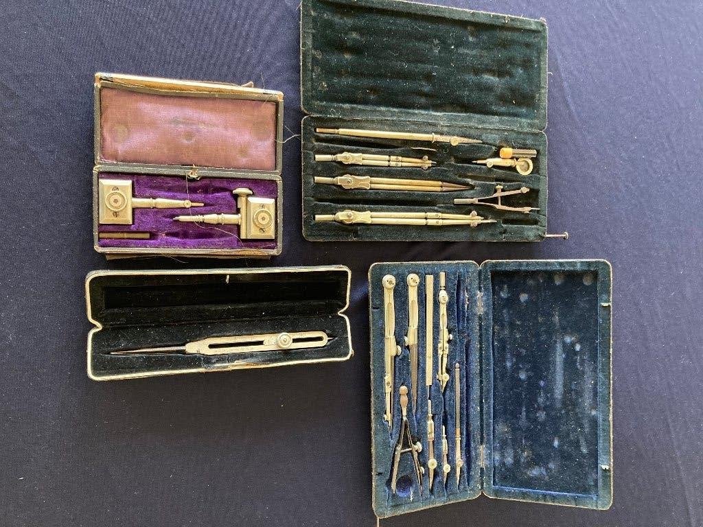 4 antieke passer en teken accessoires sets in etuis 1910, Ophalen of Verzenden