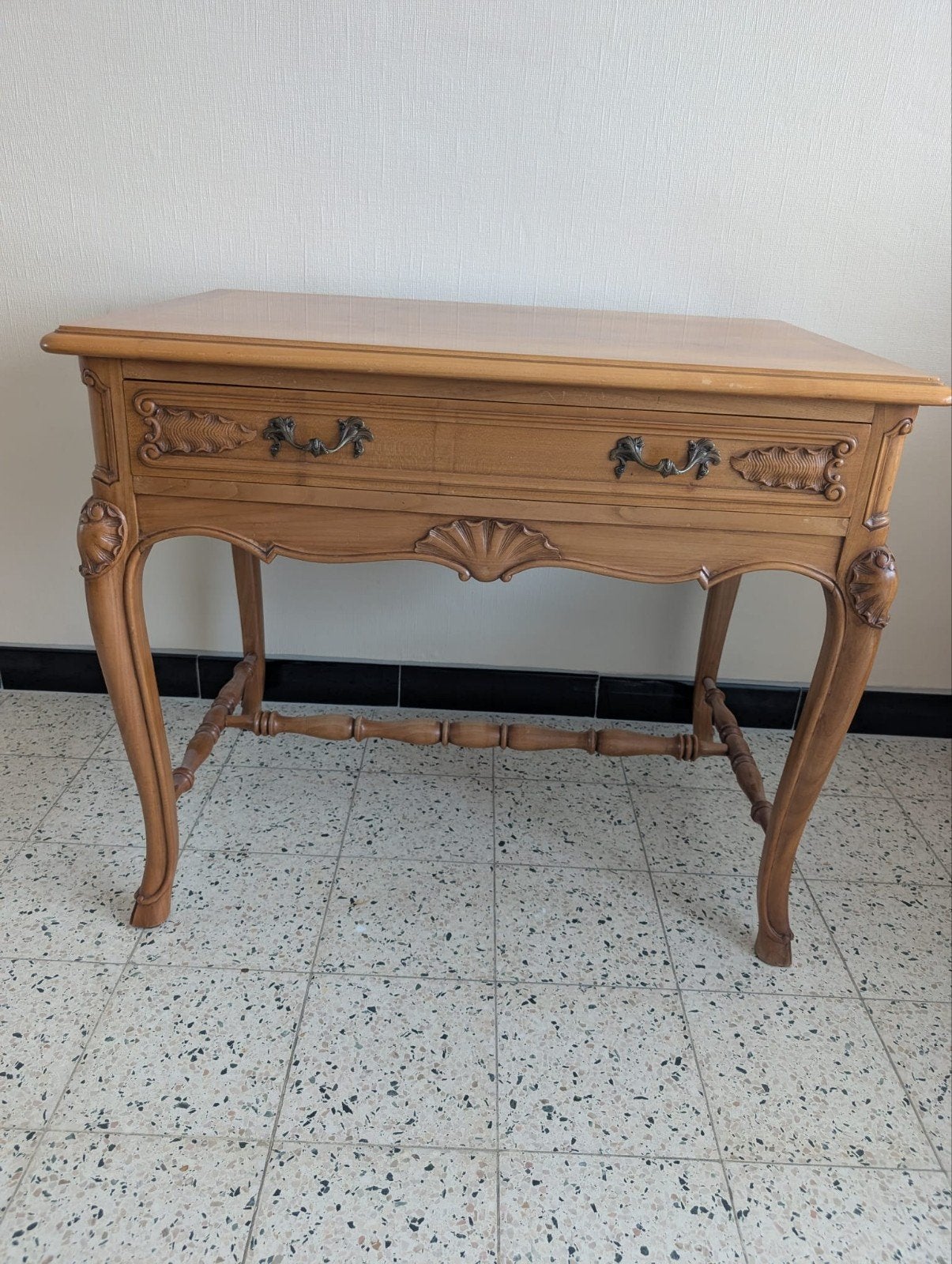 Console de style Louis XV en merisier, Maison & Meubles, Enlèvement