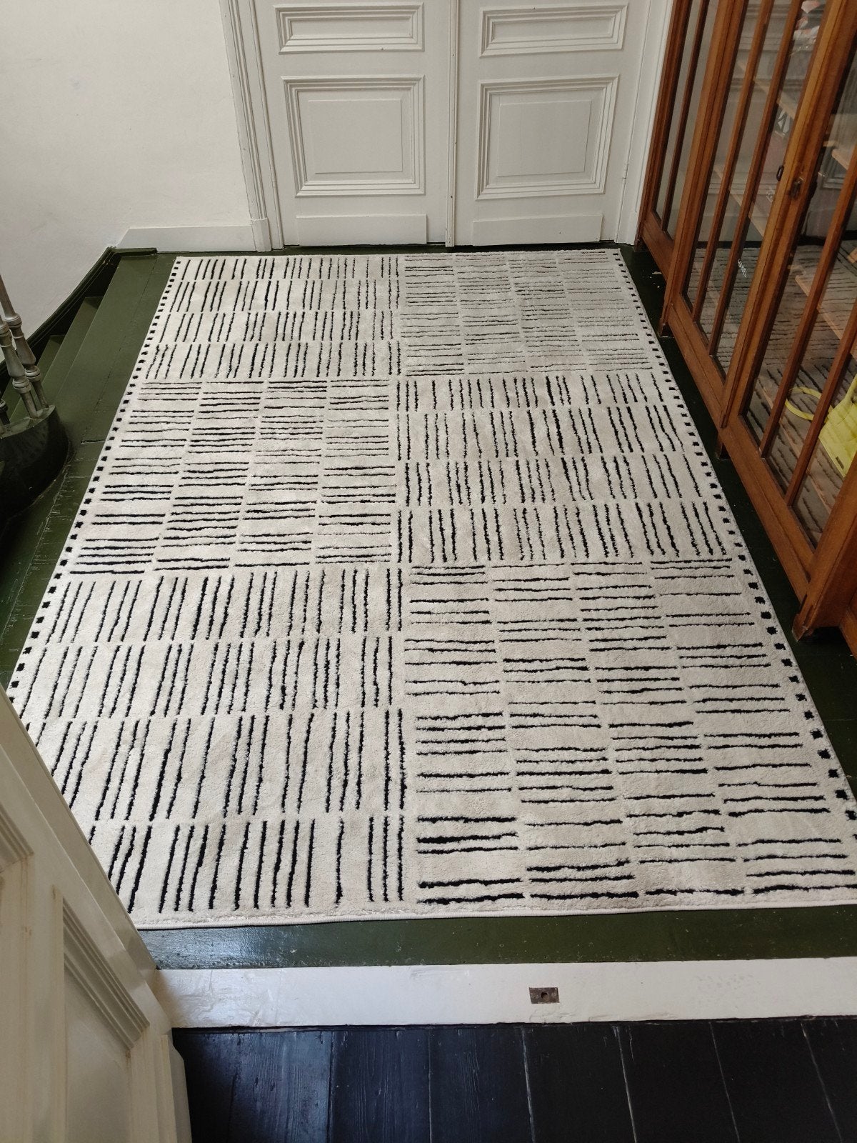 Groot crème met zwart tapijt, nieuwstaat! 290x200cm, Ophalen, Modern, Scandinavisch, Japandi, 200 cm of meer, Zo goed als nieuw