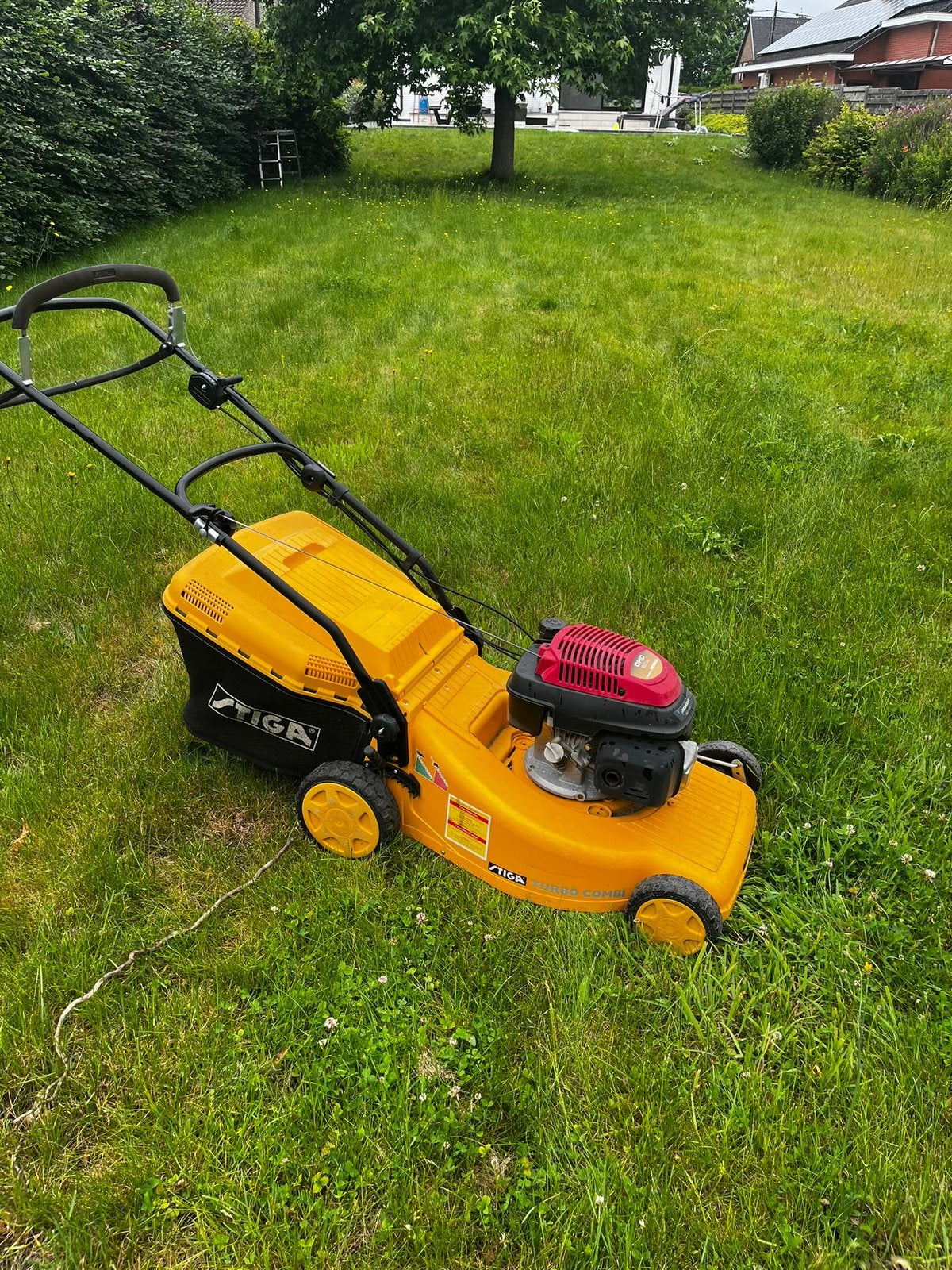 Stiga grasmaaier Honda motor (voor onderdelen of reparatie), Jardin & Terrasse, Tondeuses à gazon, Enlèvement, Utilisé, Tondeuses à gazon à essence