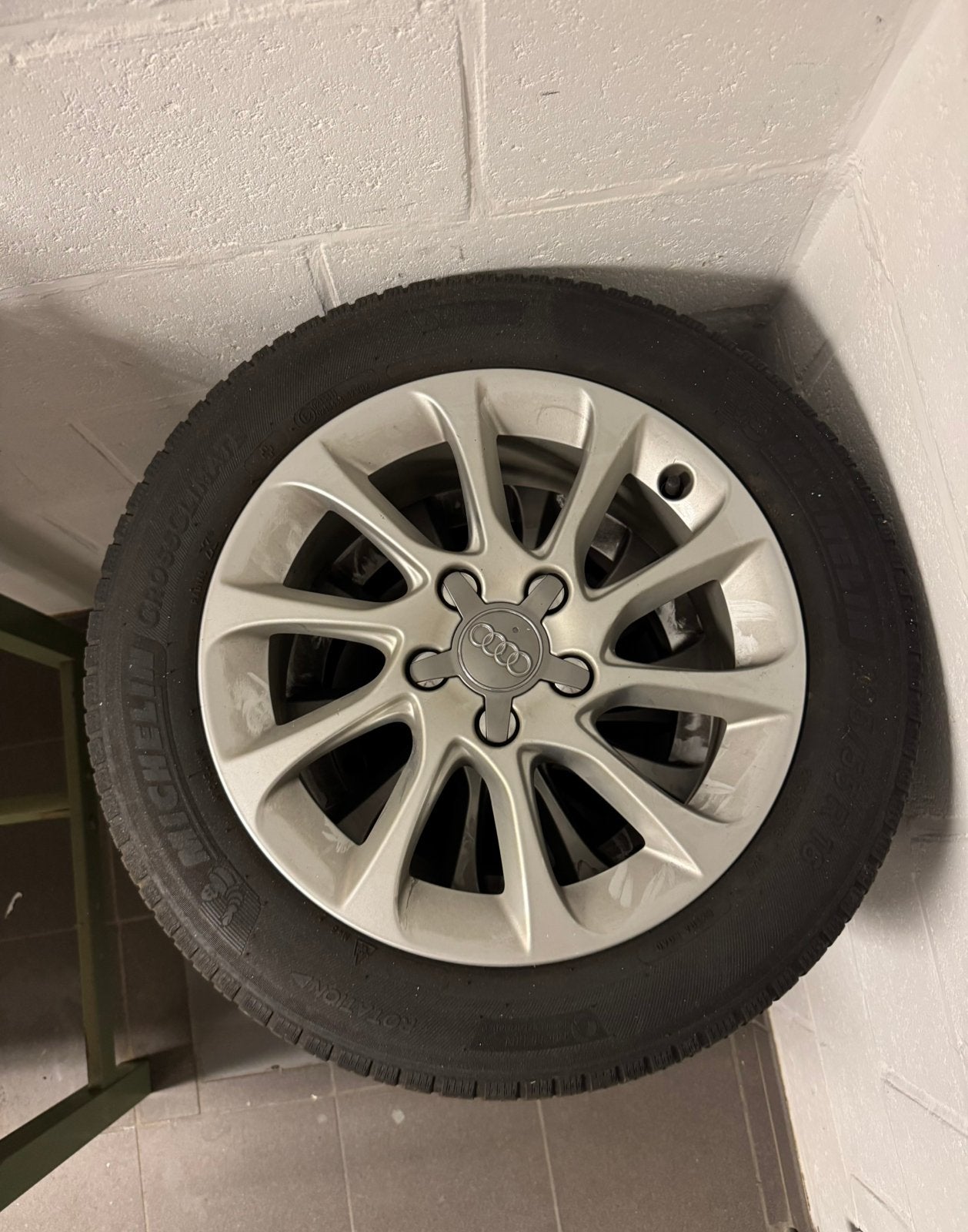 Originele Audi velgen + band, Autos : Pièces & Accessoires, Pneus & Jantes, Enlèvement, 16 pouces, 4 Saisons, Pneu(s)