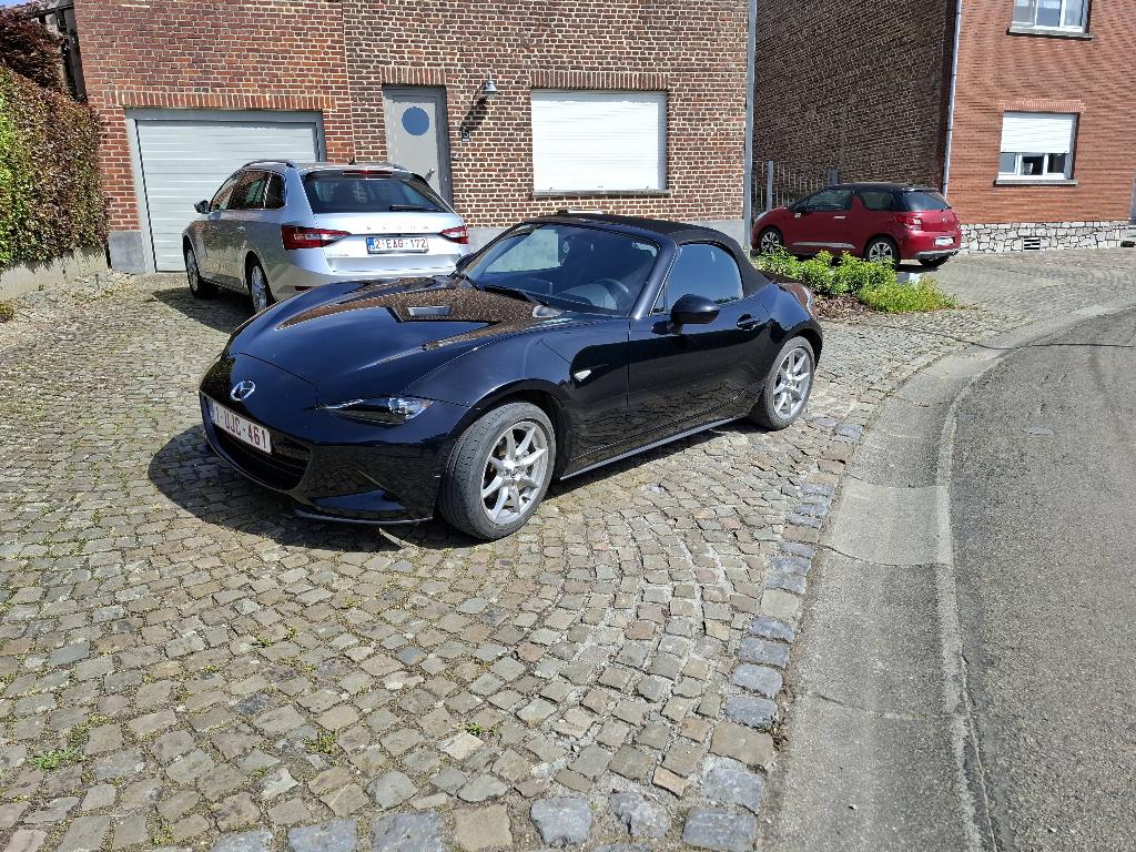 Mazda mx5-1.5l, 4 cilinders, Cabriolet, Zwart, 96 kW