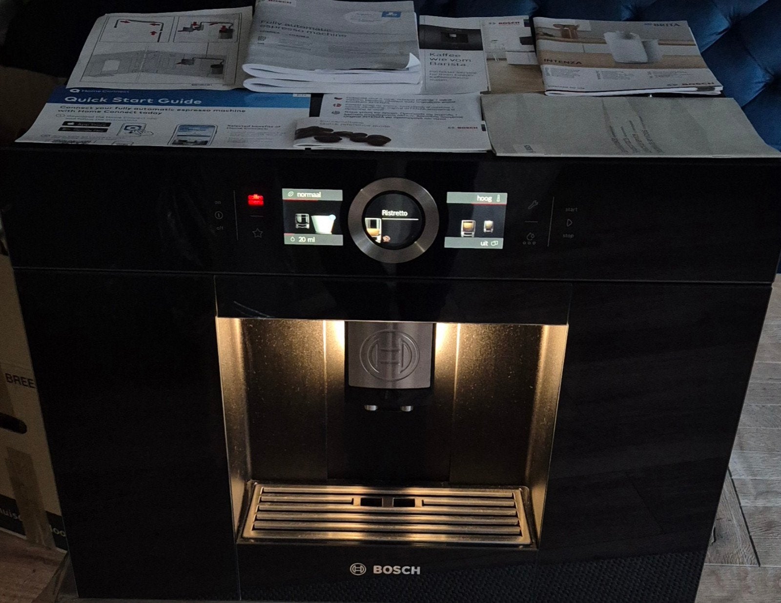 Bosch inbouw koffiemachine 3833 kopjes - WiFi - 2jaar - ZGAN, Koffiemachine, Ophalen of Verzenden, Zo goed als nieuw, 2 tot 4 kopjes