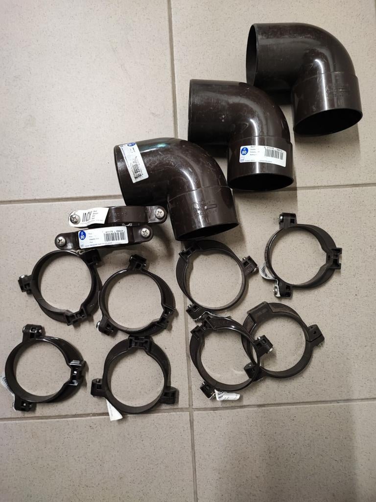 Bochten en klemmen regenwaterafvoer diam. 80mm bruin, Ophalen of Verzenden, Nieuw, PVC, Bochten