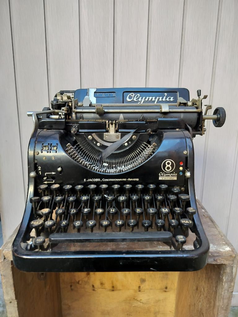 Machine à écrire OLYMPIA Modèle 8 – Vintage 1930/40 – Anvers, Enlèvement, Utilisé
