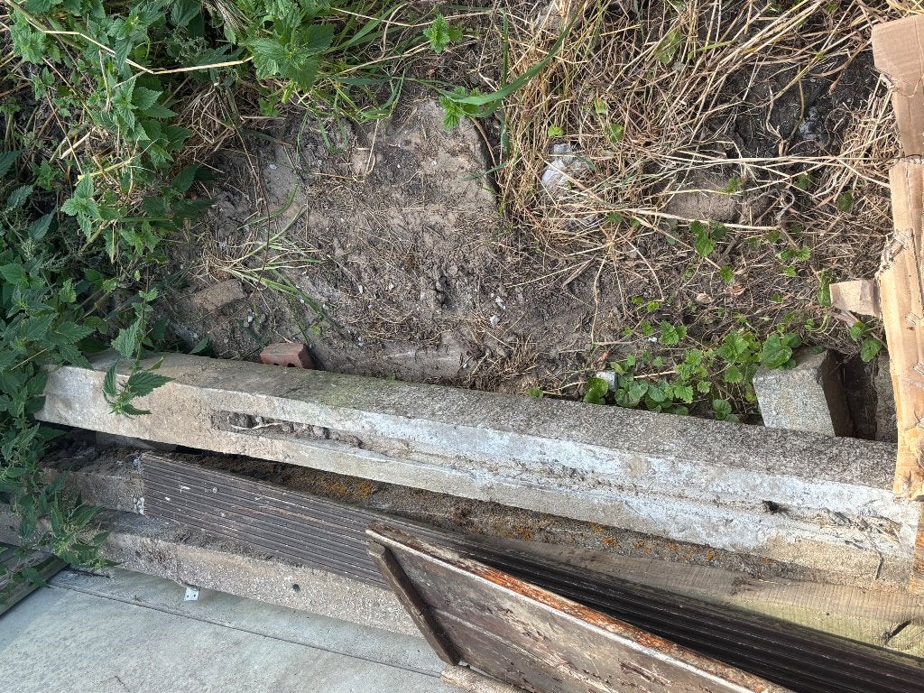 Betonnen balk en metalen deur, Ophalen, Gebruikt