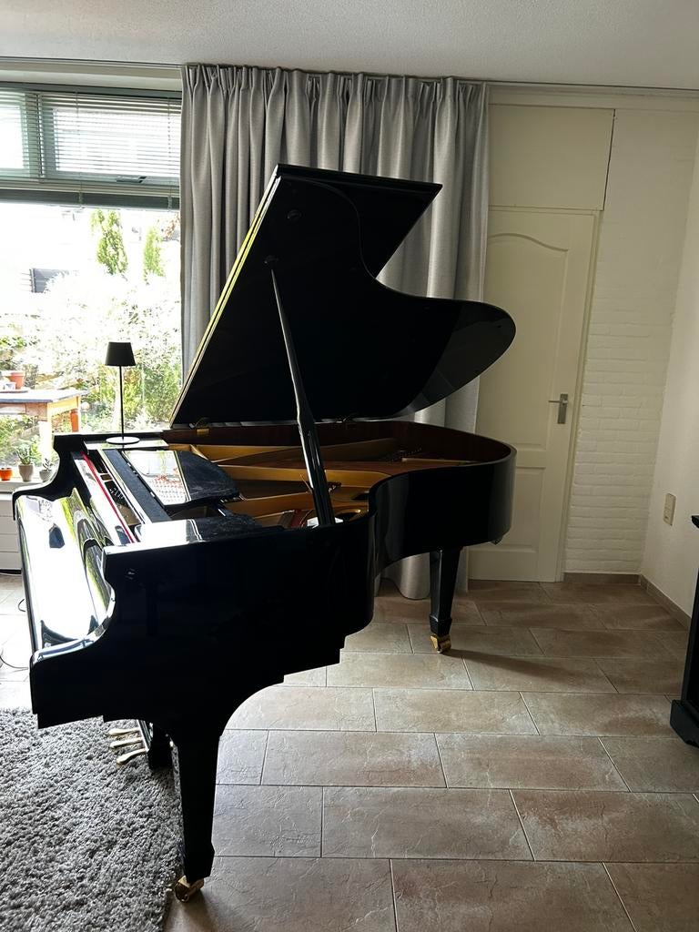 vleugel piano in zeer goede staat, Ophalen, Zwart, Zo goed als nieuw, Piano