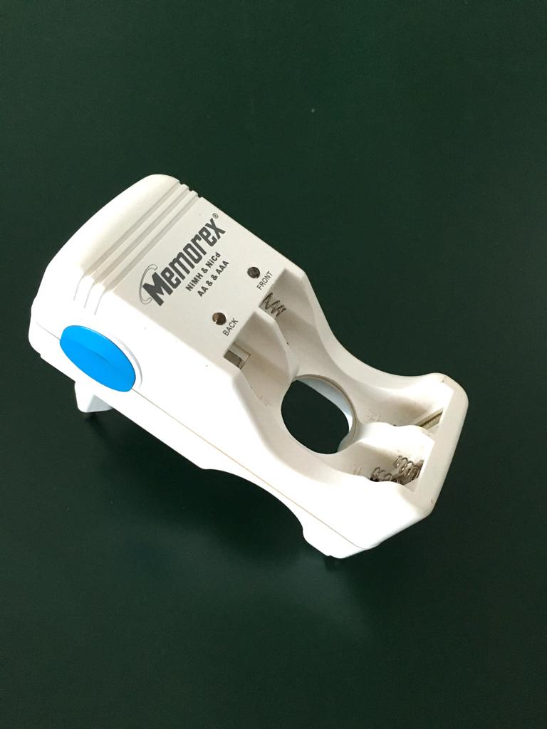 Chargeur de piles rechargeables, Ophalen, Zo goed als nieuw