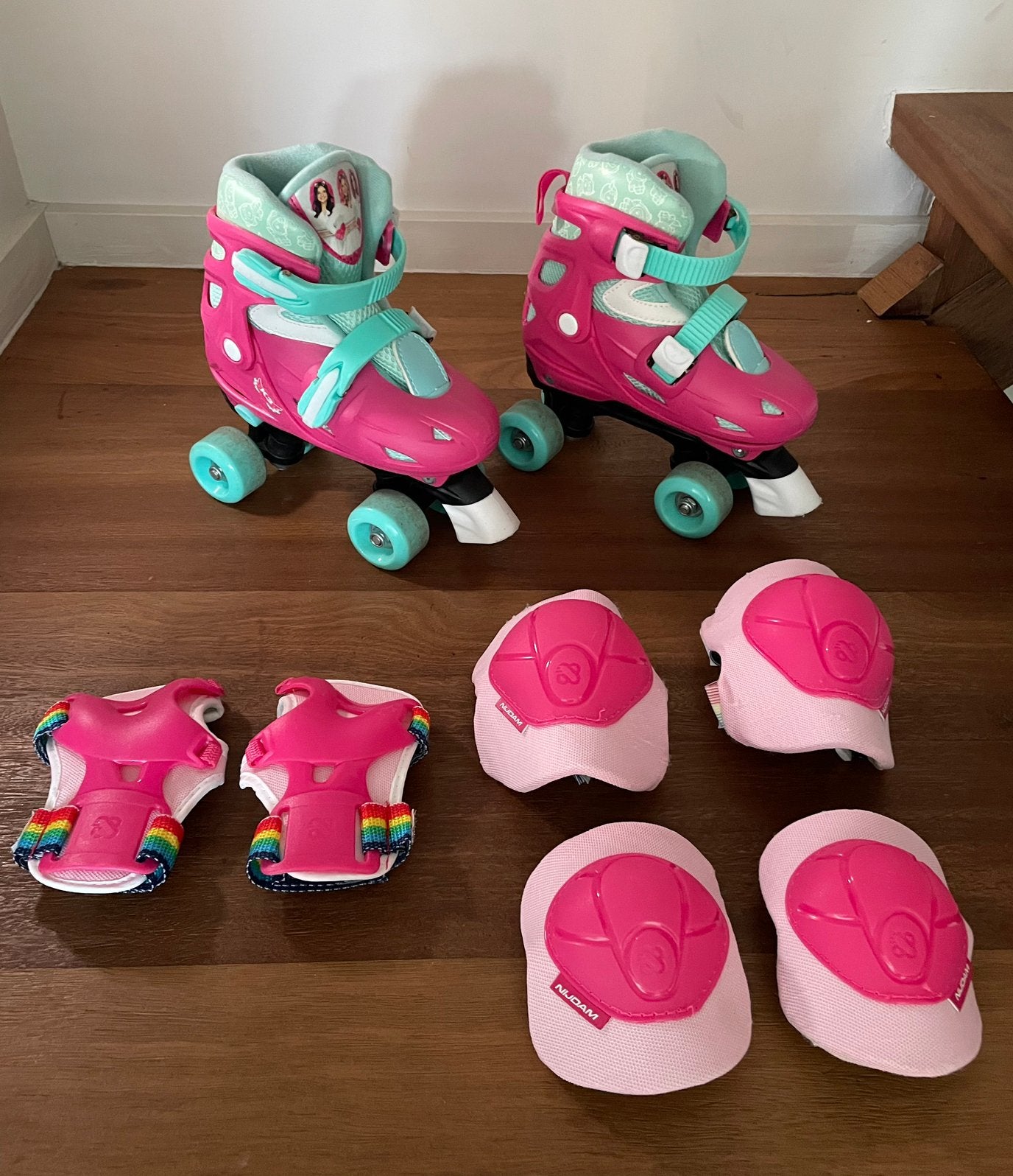 Rolschaatsen K3 maat 34-37 + bescherming, Ophalen, Verstelbaar, Zo goed als nieuw