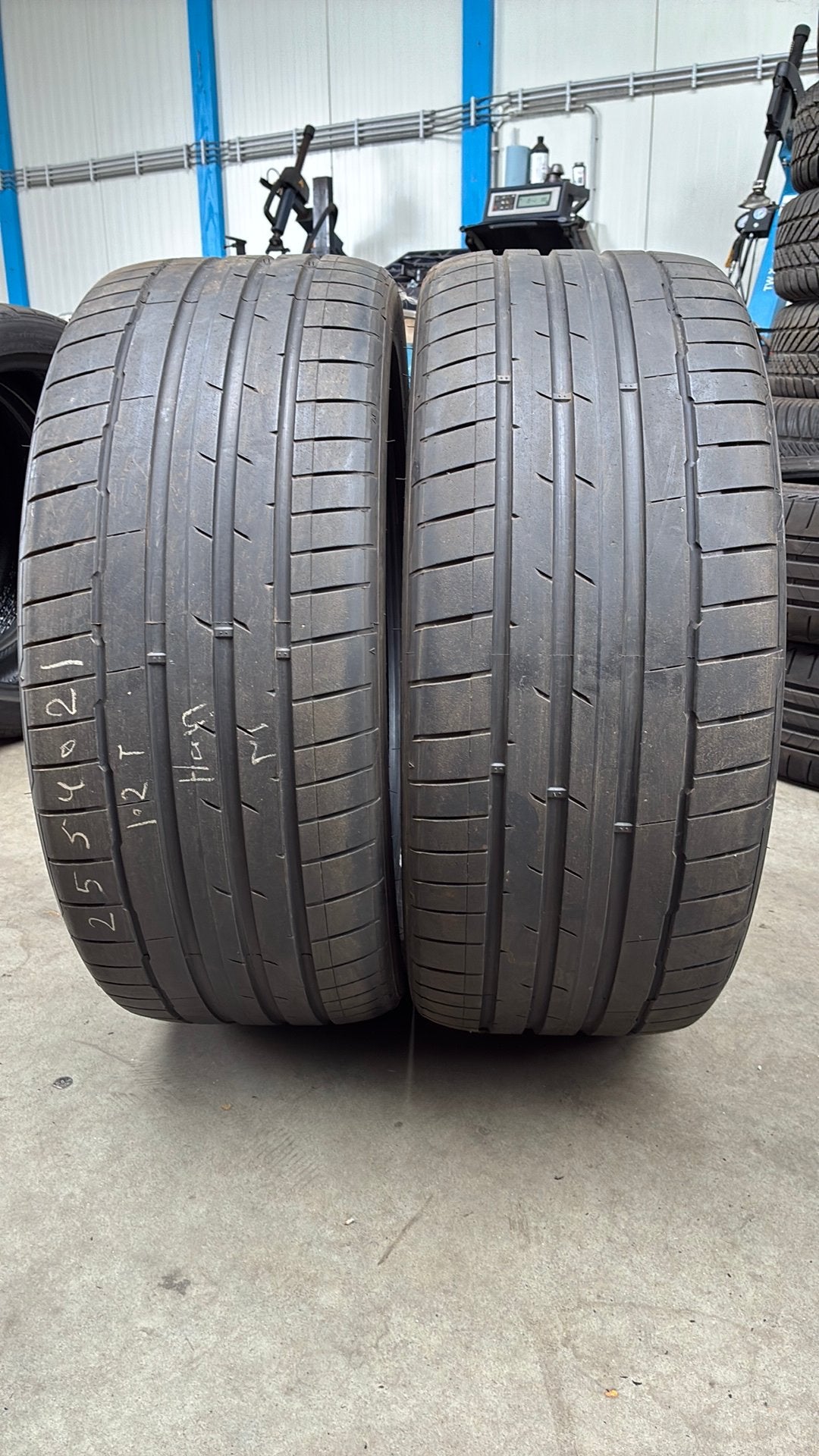 Pneus d'été 2554021 255/4021 255/40R21 de la marque Hankook, Enlèvement