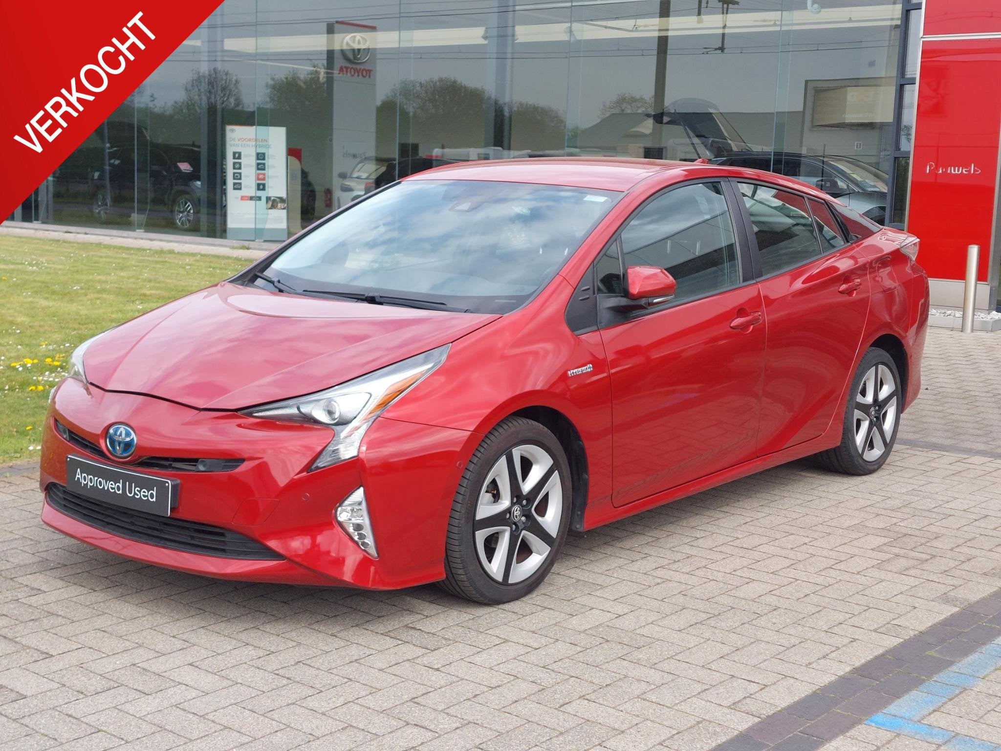 Toyota Prius 1.8 VVT-i Hybrid Lounge (automatique), Autos, Rouge, Euro 6, 72 kW, Automatique