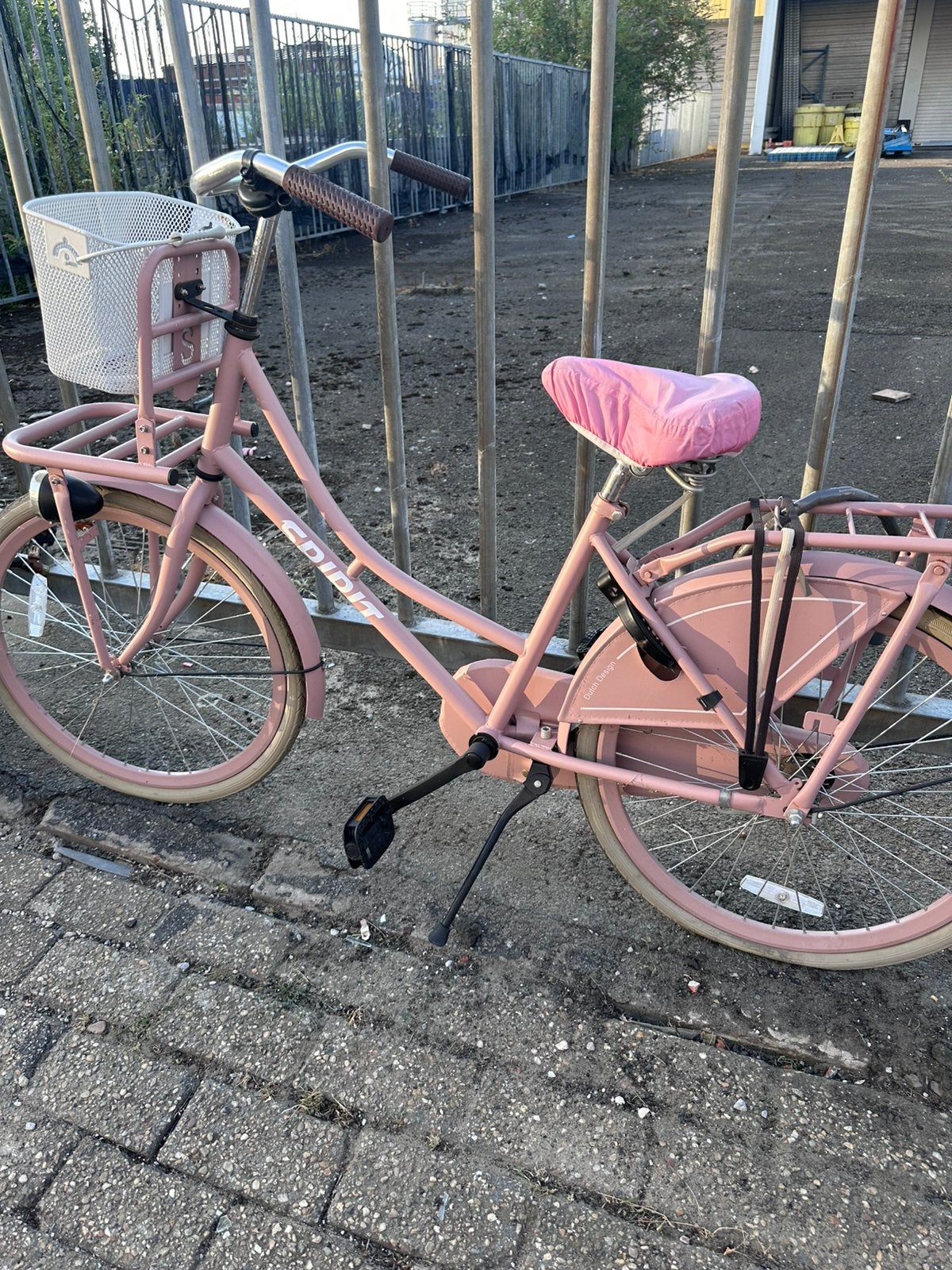 Velo rose avec tout les accessoires, Vélos & Vélomoteurs, Vélos | Filles, Comme neuf, 22 pouces, Frein à main, Vitesses, Enlèvement
