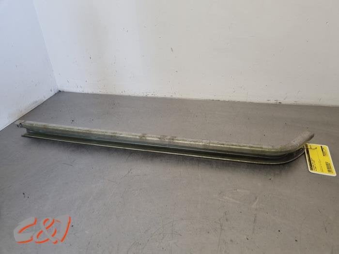 Rail porte coulissante droite d'un Volkswagen Caddy, Volkswagen, -, 3 mois de garantie, Utilisé