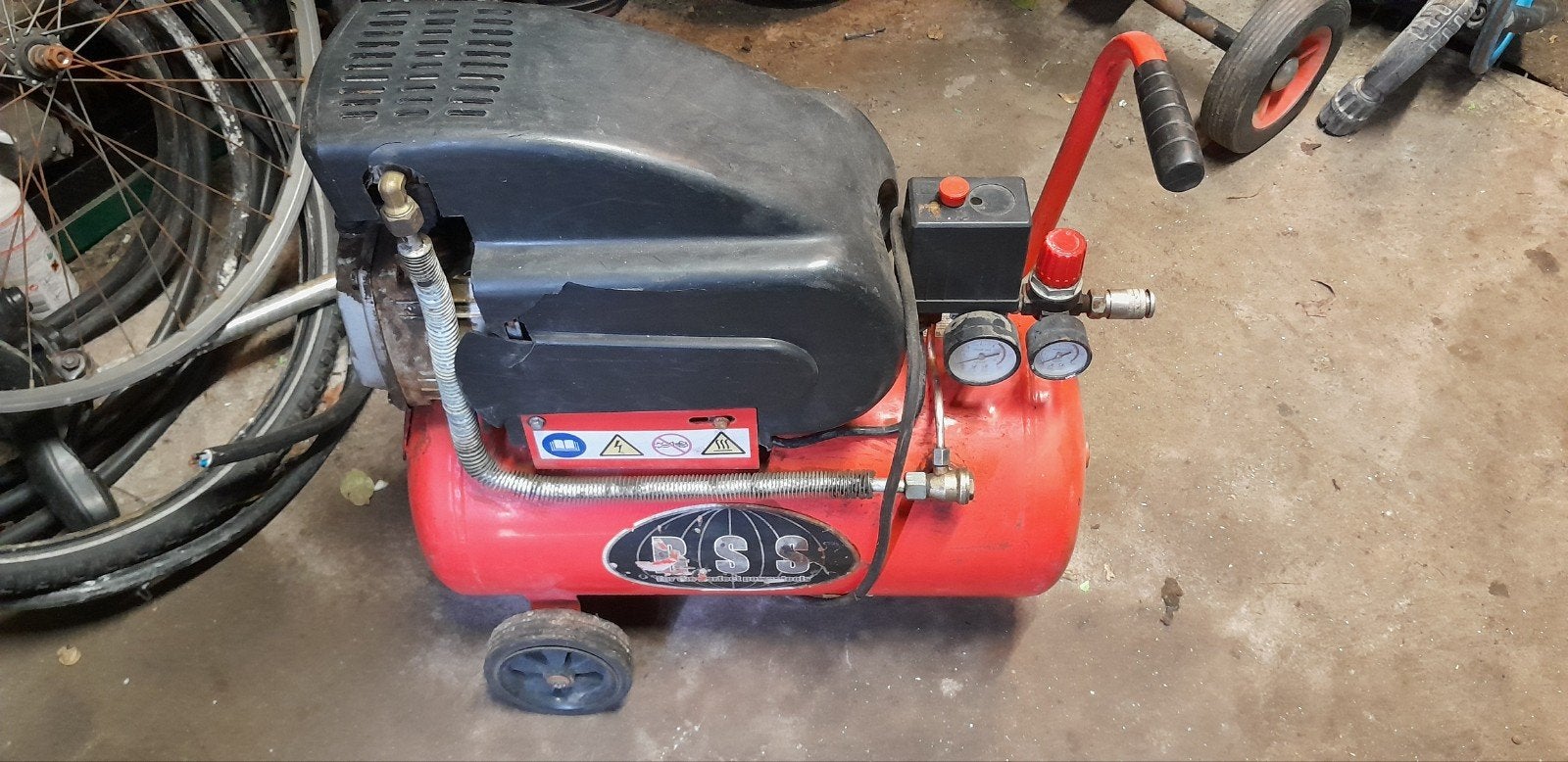 Compresseur 2CV 24L, Bricolage & Construction, Compresseurs, Enlèvement