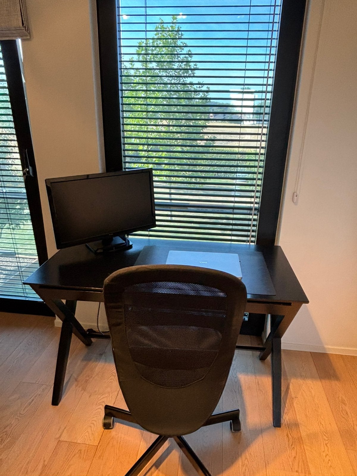Zwarte bureautafel, Huis en Inrichting, Ophalen, Zwart, Gebruikt, 120 cm
