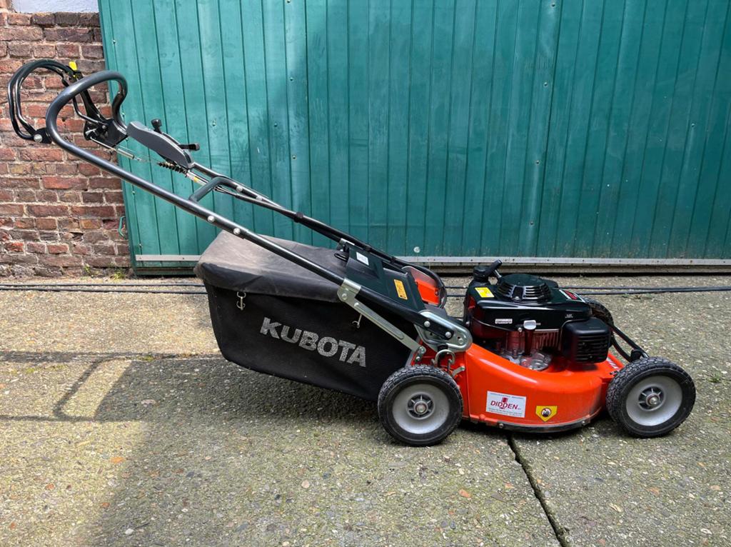 Kubota grasmaaier w821 pro zelftrekker, Ophalen, Cirkelmaaier, Zo goed als nieuw, Opvangbak