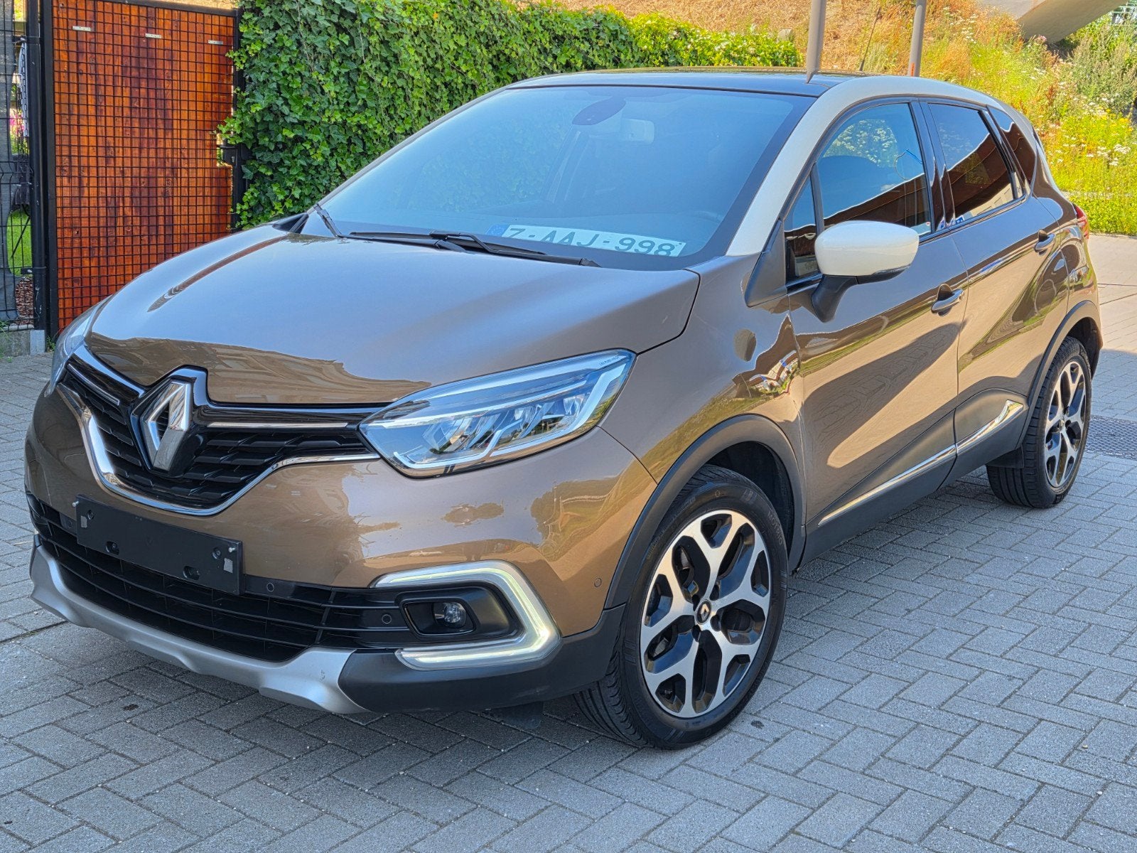 RENAULT CAPTUR //AUTOMAAT// 1.2i, 87 kW, Euro 6, Bruin, 5 zetels