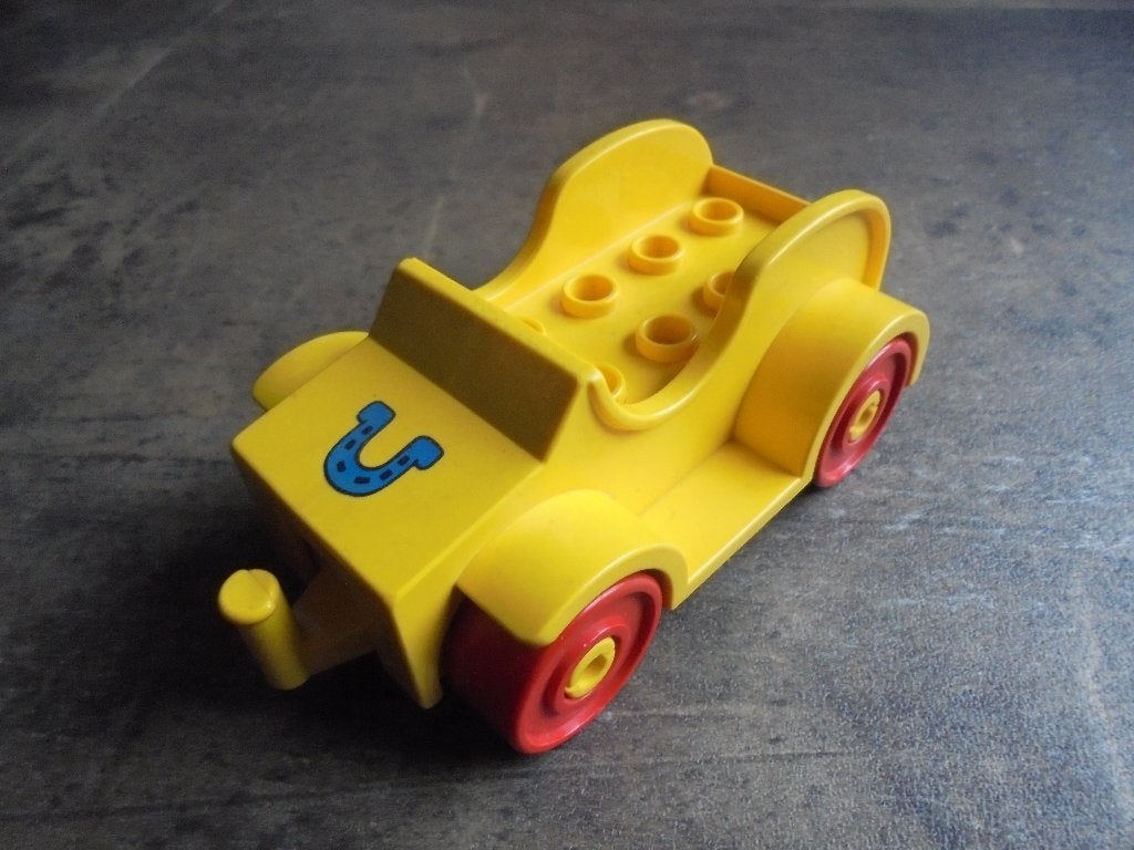 Lego Duplo Car Base 2x6 with Body Racer Car (zie foto's) 5, Kinderen en Baby's, Ophalen of Verzenden, Gebruikt, Losse stenen, Duplo