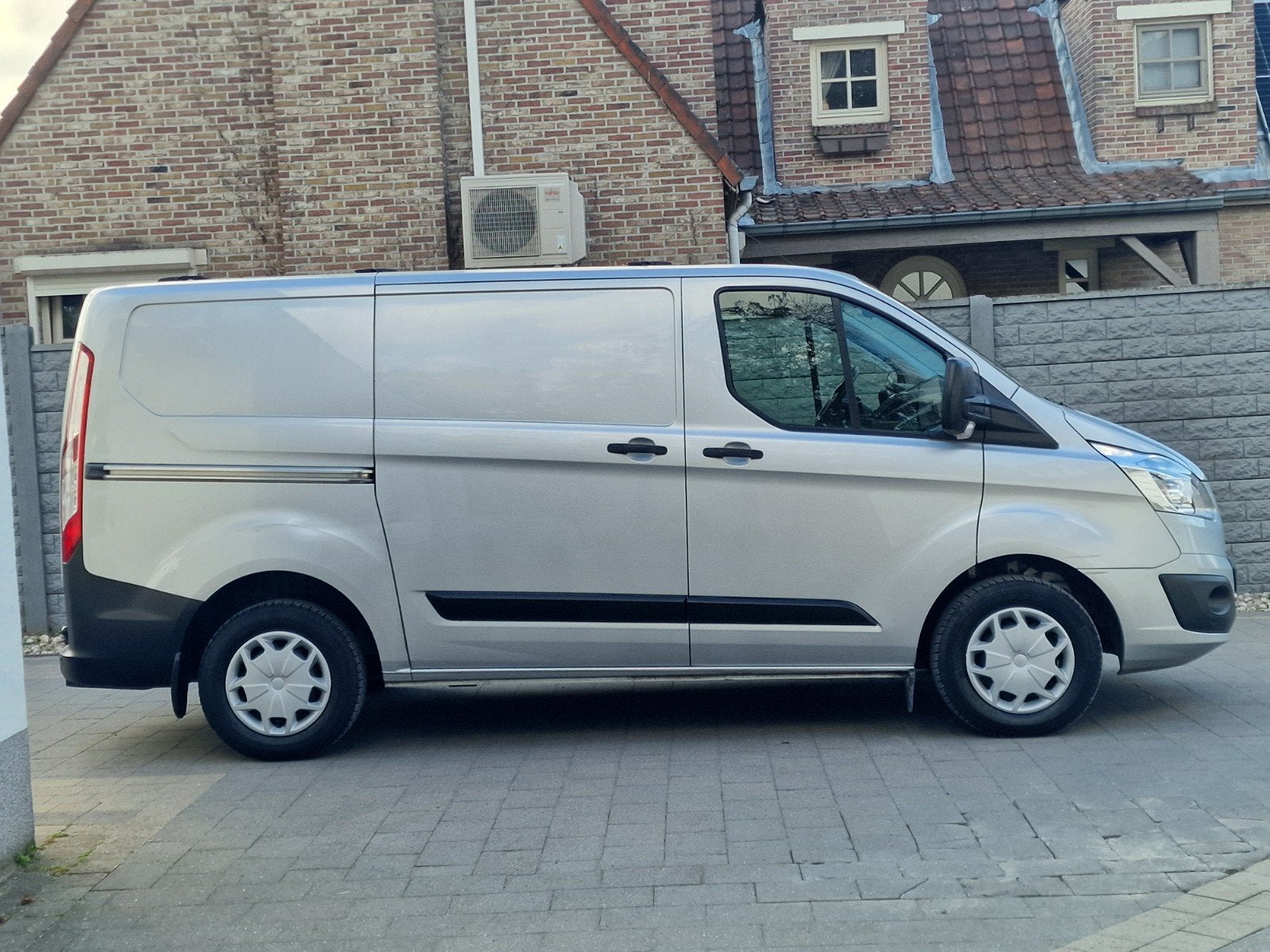 Ford Transit Custum 2015bj 97000dkm gekeurd voor verkoop, Auto's, Euro 5, Used 1. Bestelwagens met ervaring., Bedrijf, 5 deurs