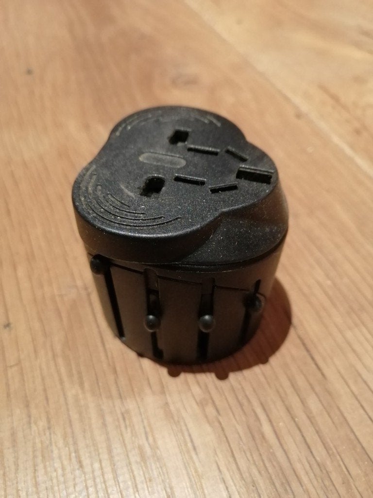 Wereldstekker, adaptor, Ophalen of Verzenden, Zo goed als nieuw