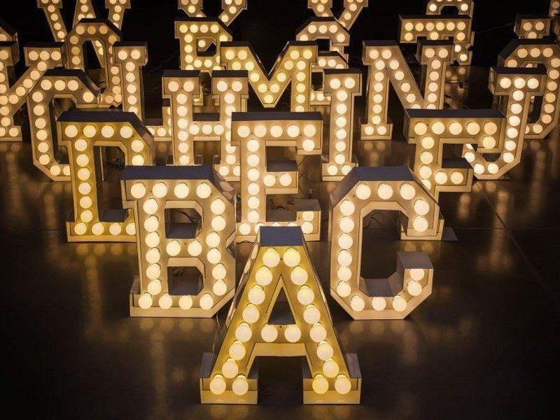 NIEUWE SELETTI Vegaz Metalen letter met led lampen, Neuf, Enlèvement ou Envoi, Moderne, Blanc