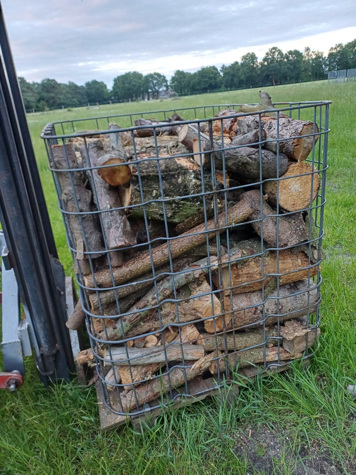 1 kuub 2de keus brandhout eik, beuk, es, vogelkers, spar, Ophalen