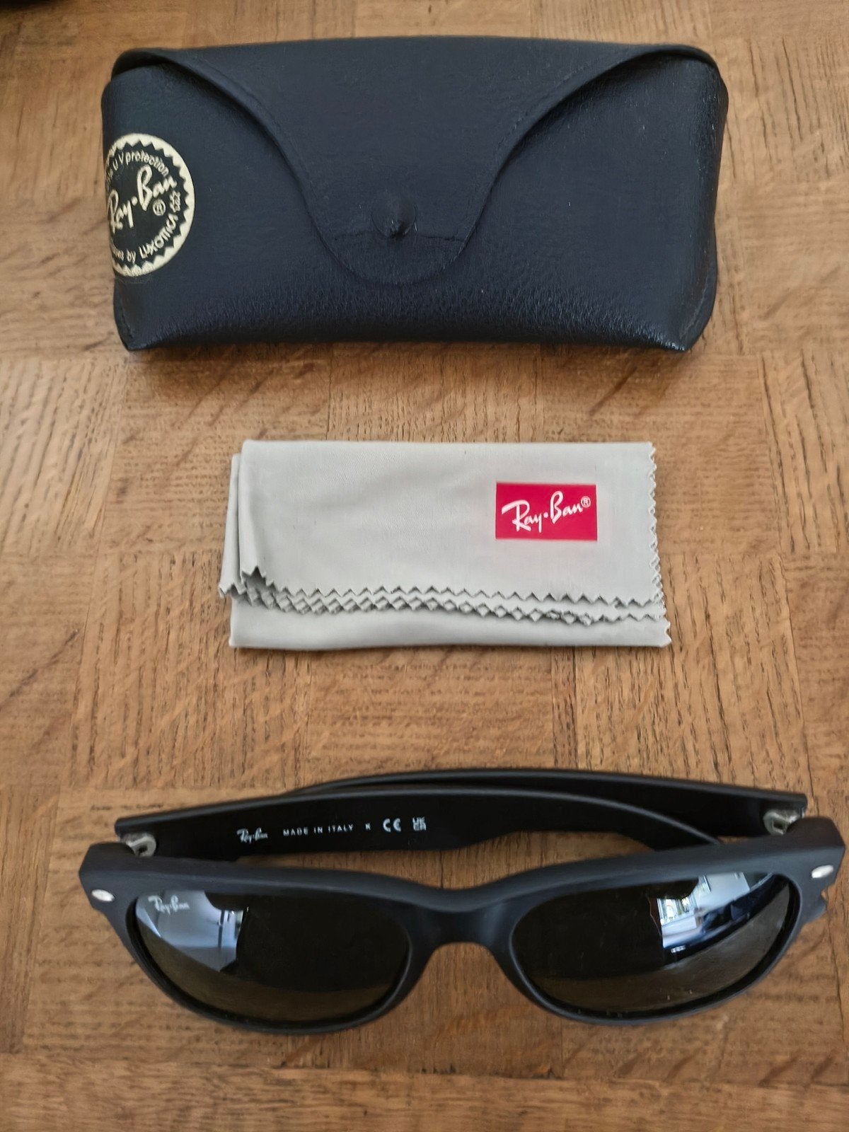 Ray-Ban New Wayfarer ( Mat Zwart / Rubber Black), Bijoux, Sacs & Beauté, Lunettes de Soleil & Lunettes | Hommes, Enlèvement, Noir