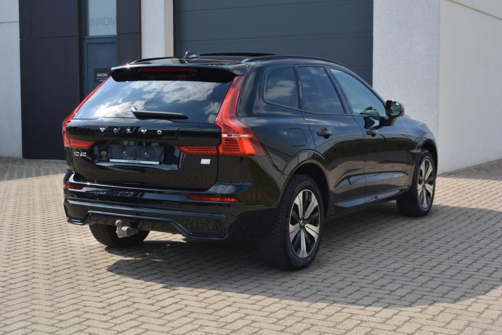 Volvo XC60 T6 350PK PHEV Recharge AWD Ultra dark Pano, Auto's, Volvo, 4 cilinders, 1969 cc, 257 kW, Zwart