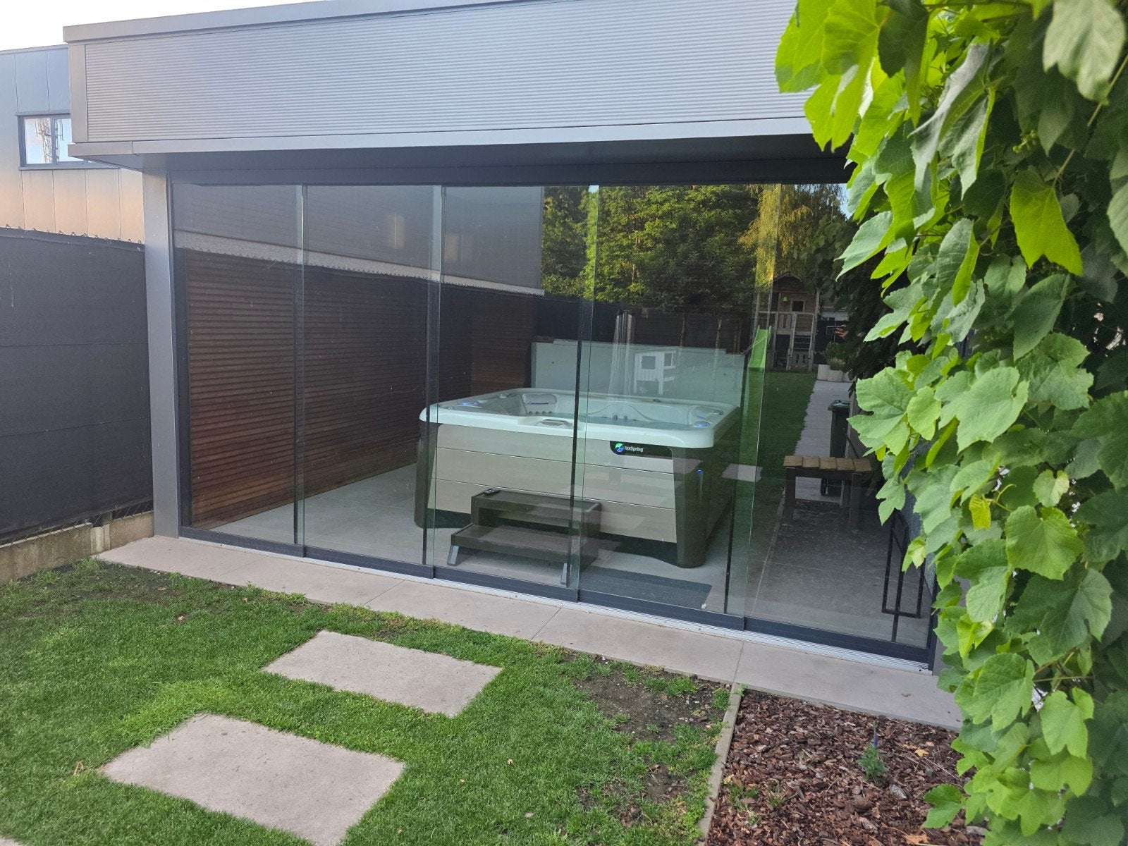 Hotspring aria, Tuin en Terras, Ophalen, Zo goed als nieuw, Trap, Vast