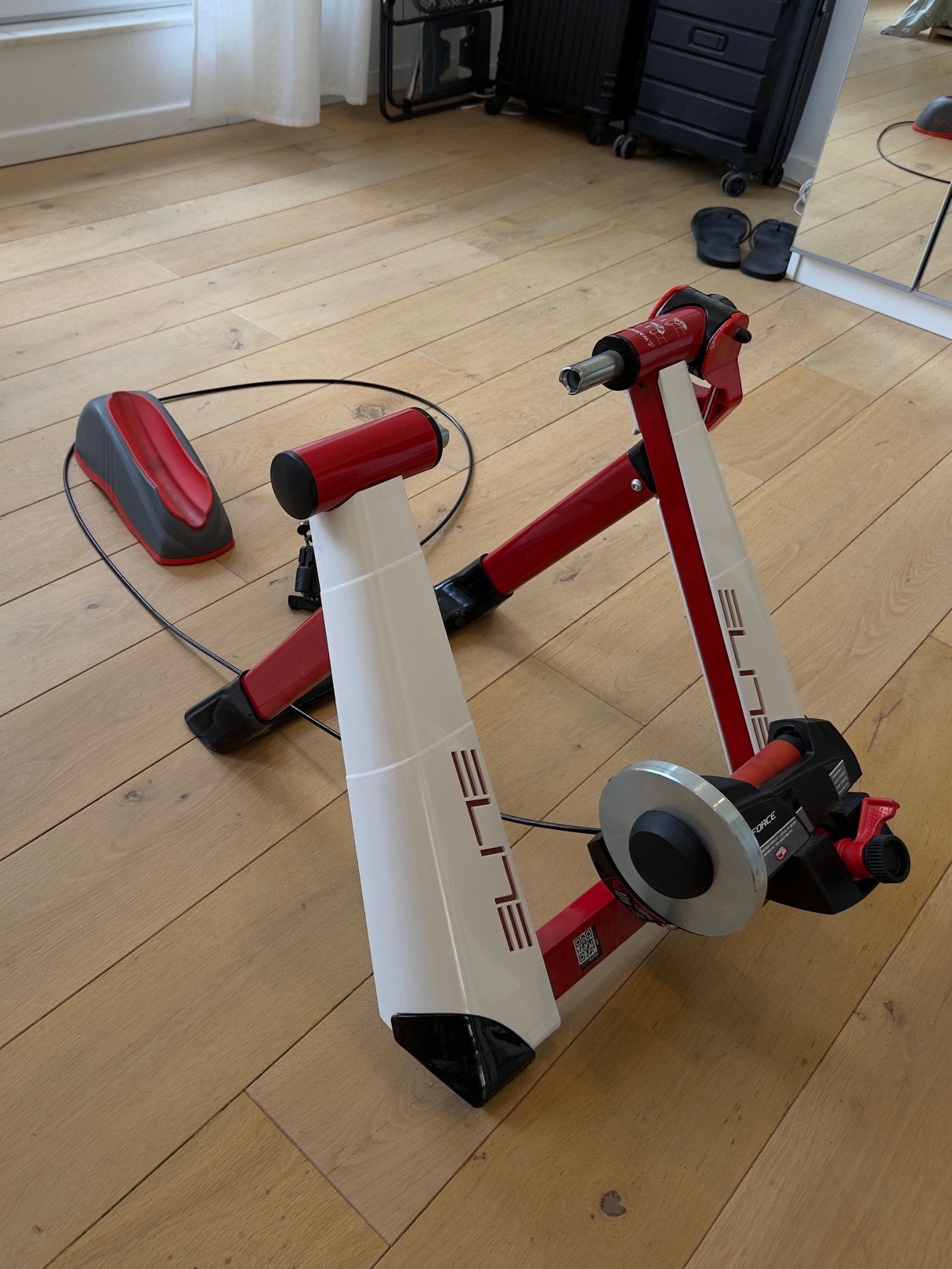 Home trainer Elite Novo Force + support de roue avant Elite, Enlèvement, Comme neuf