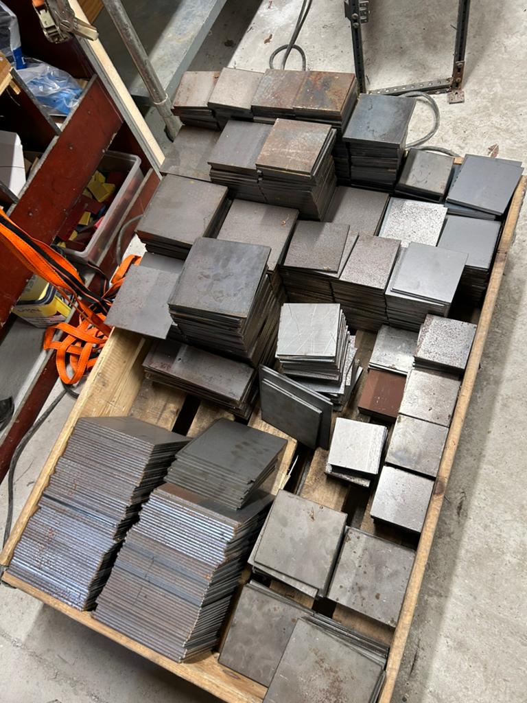 Staal platen,kokers, Ophalen, Nieuw, IJzer