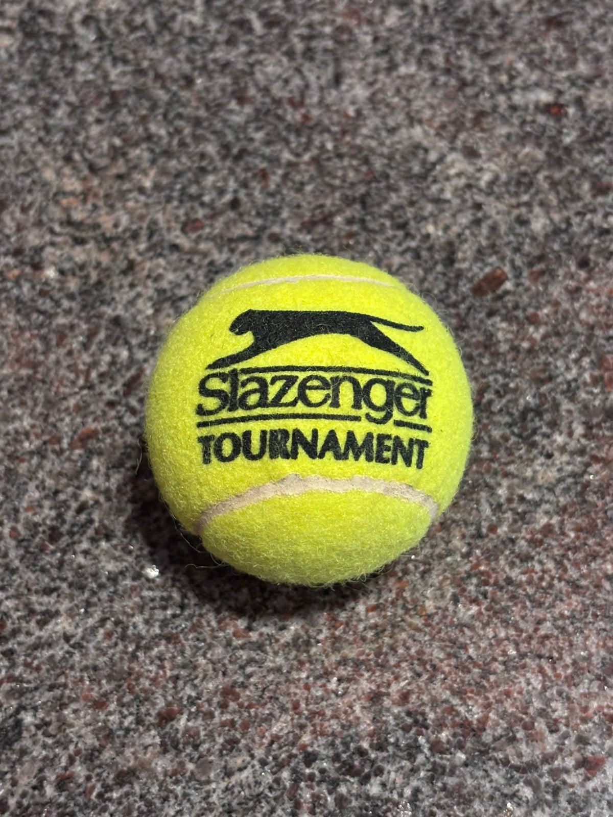 Slazenger Tournament 4 tennis balls, Sport en Fitness, Tennis, Ophalen of Verzenden, Zo goed als nieuw