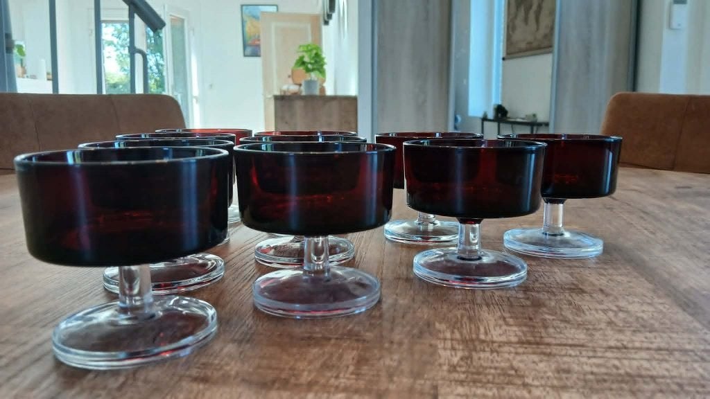 Lot de 9 coupes à champagne vintage rouge rubis – années 70, Antiek en Kunst, Antiek | Glaswerk en Kristal, Ophalen of Verzenden